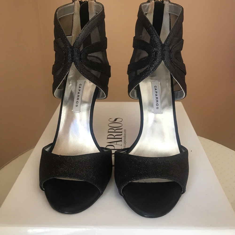 ▪️Caparros Black Glittery Stilettos